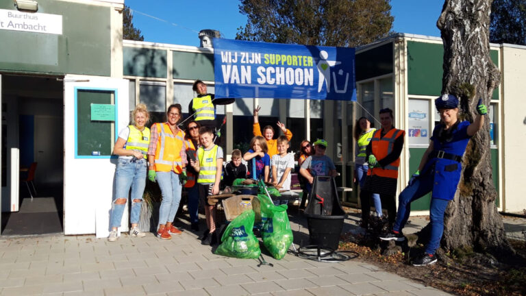 Plasticpolitie van ’t Ambacht zamelt liefst 25 kilo zwerfvuil in op World Cleanup Day
