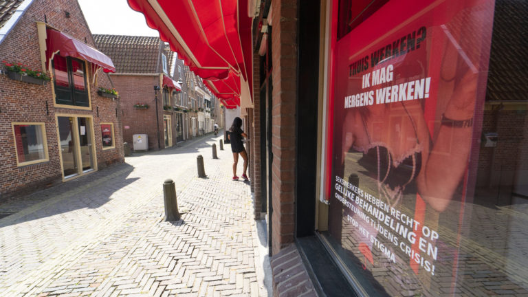 Alkmaarse raamprostituees in beroep tegen afwijzing TOZO-coronabijstand