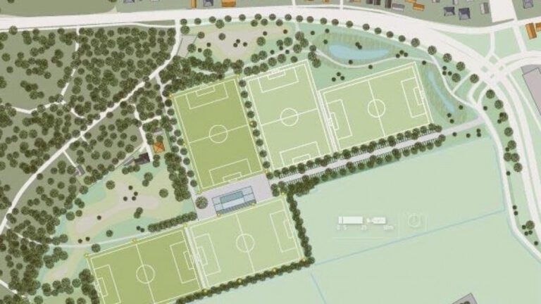 Omstreden voetbalcomplex toch op bollenvelden bij Egmond