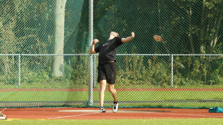 Discuswerper Sebastiaan Bonte met 61,79m nog dichter bij 40 jaar oude Nederlands record U18