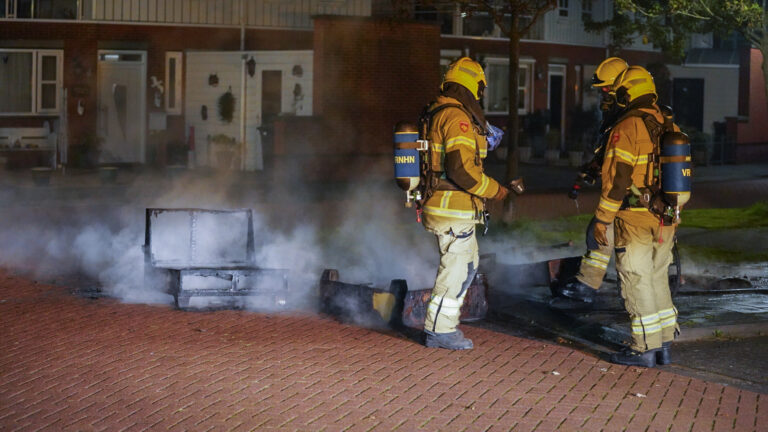 Brandweer Egmond rukt uit voor brandend afval
