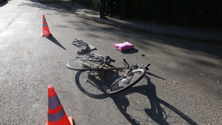 Fietser gewond bij aanrijding op kruising Voorburggracht – Kasteelstraat in Oudkarspel