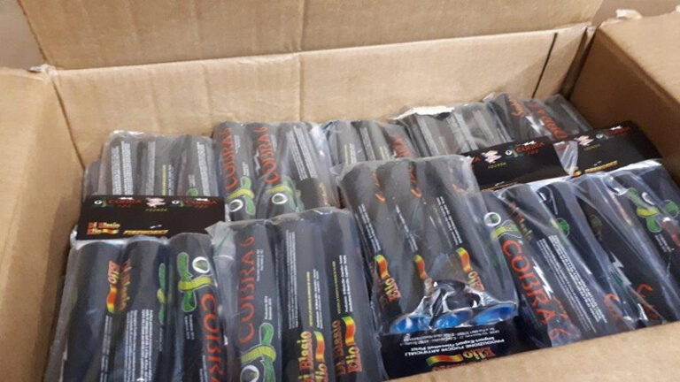 Politie IJsselstein betrapt 19-jarige Alkmaarders op vervoer van lading illegaal vuurwerk
