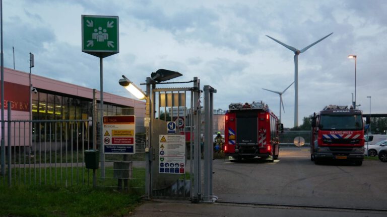Brandweer rukt uit naar brand bij TAQA Topaasweg Alkmaar