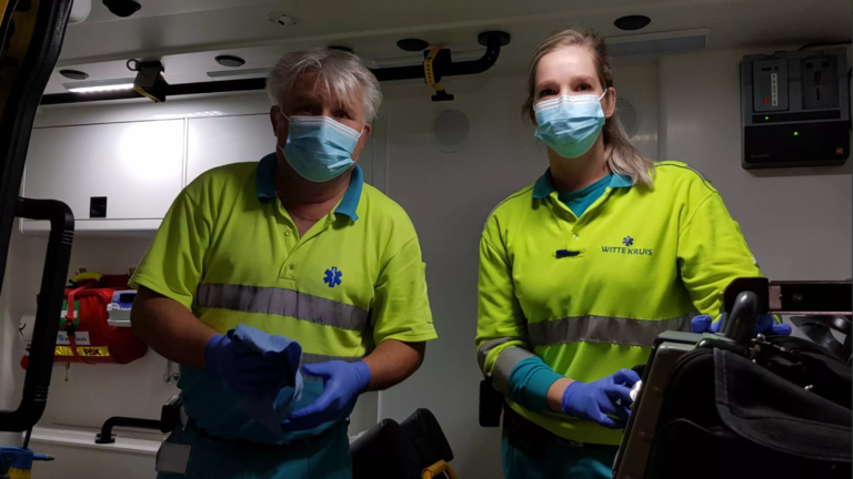 Ambulancepersoneel hoopt op vuurwerkverbod: “Bizar als je op straat bezig bent”