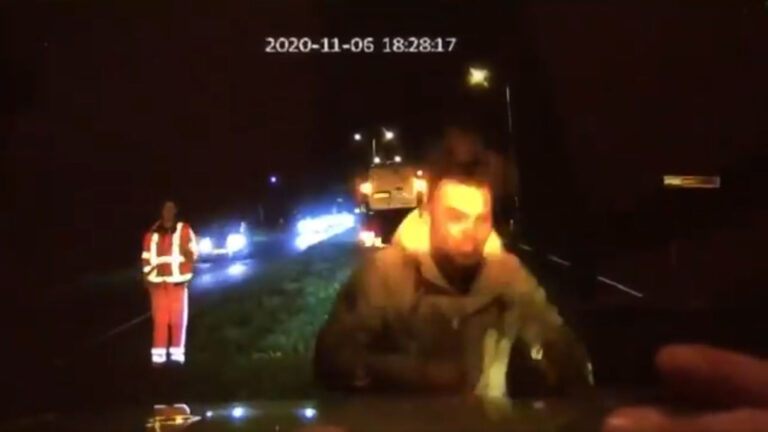 Agressieve dronken man aangehouden tijdens afhandeling van verkeersongeval op N242