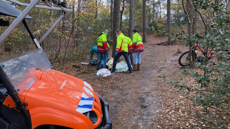 Reddingsbrigade Schoorl in actie voor hardloper met hartklachten