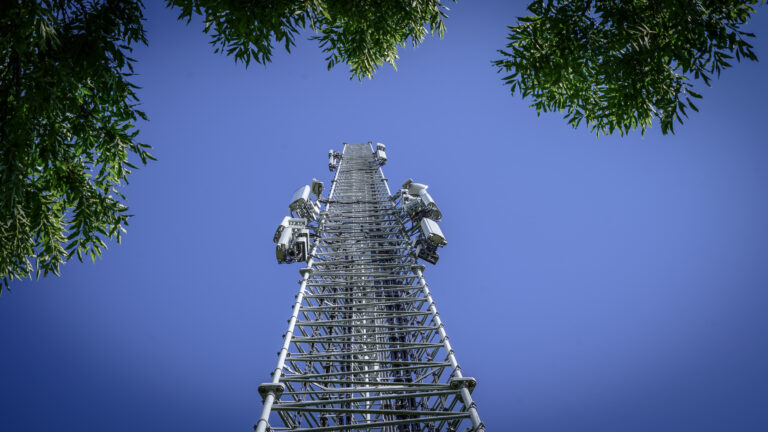 Zorgen in gemeente Bergen over straling 5G: “Maak pas op de plaats”
