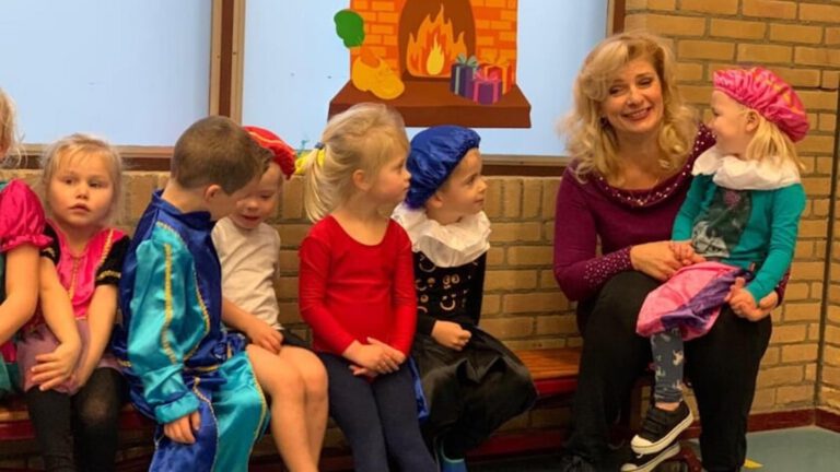 Sinterklaas aan de telefoon bij Achilles Egmond