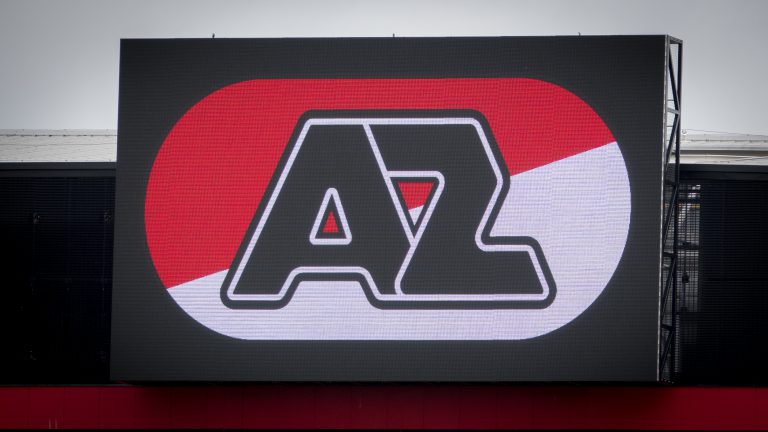 AZ zet per direct trainer Slot op straat vanwege gesprek met Feyenoord