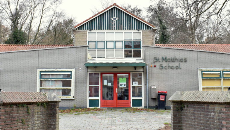 Gemeenteraad wil sloopkogel door Matthiasschool ondanks buurtprotest