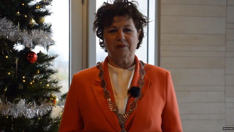 Burgemeester Kompier wenst Langedijkers ondanks alles fijne feestdagen