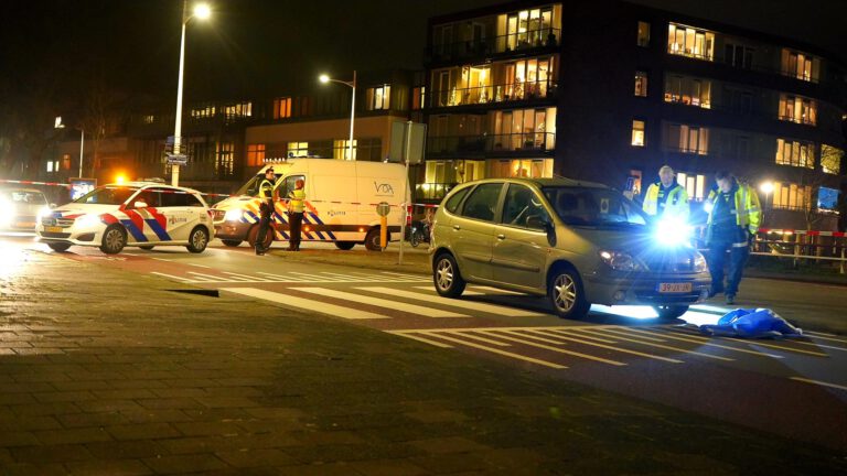 Vrouw gewond bij aanrijding op zebrapad Juliana van Stolberglaan