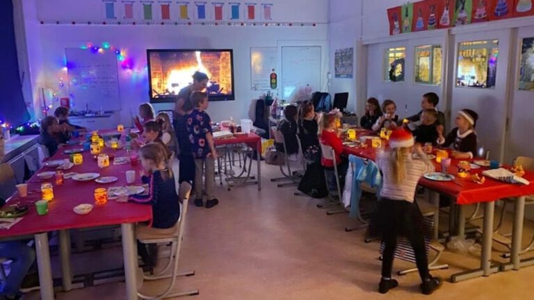 In allerijl kerstdiner op De Branding Egmond na vervroegde kerstvakantie