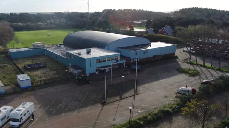 Bergense politiek ziet niets in nieuw plan voor sporthal Watertoren Egmond