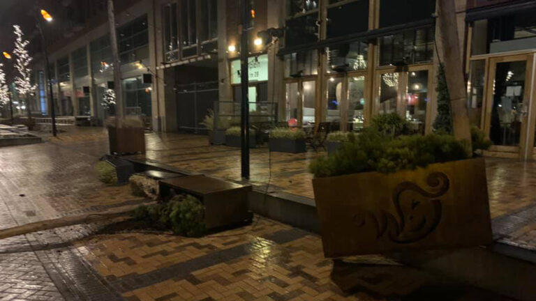 Getuigenoproep: Wonder’s aan Coolplein doelwit van vandalen