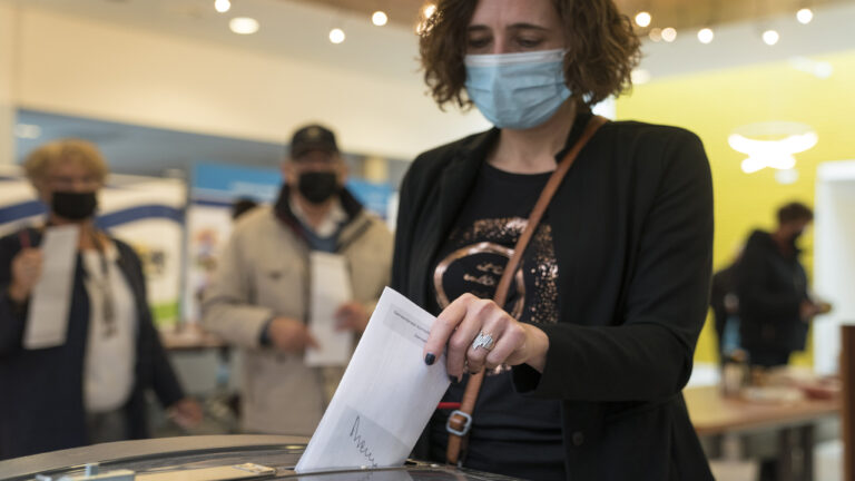 Bergen wil inwoners overtuigen dat 2e-Kamerverkiezingen coronaveilig zijn