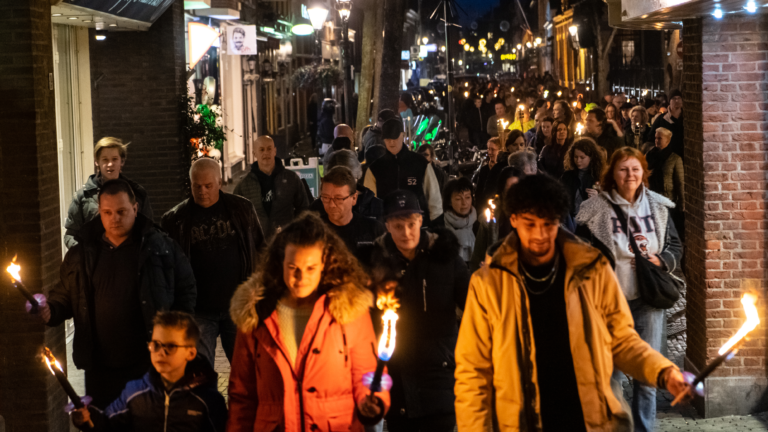 Gemeente Alkmaar wil alternatief plan voor nieuwe fakkeltocht tegen coronaregels