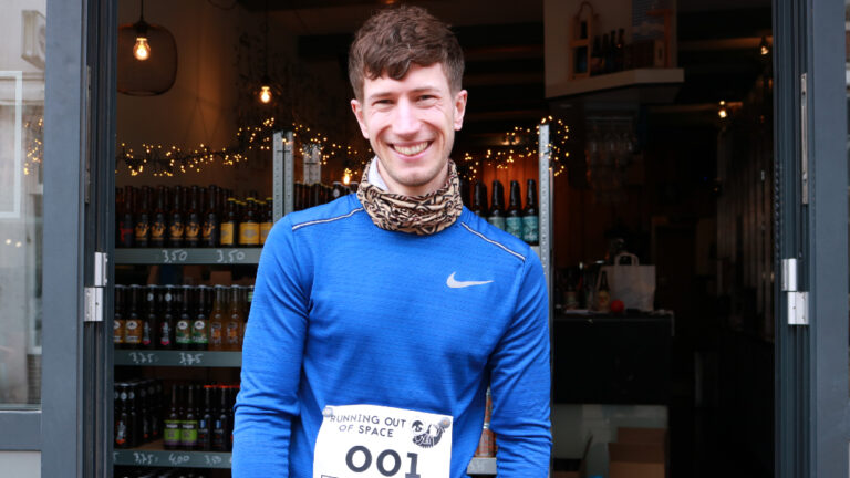 Jasper rent eigen marathon: “We are running out of space met ons eigen gebrouwen bier”