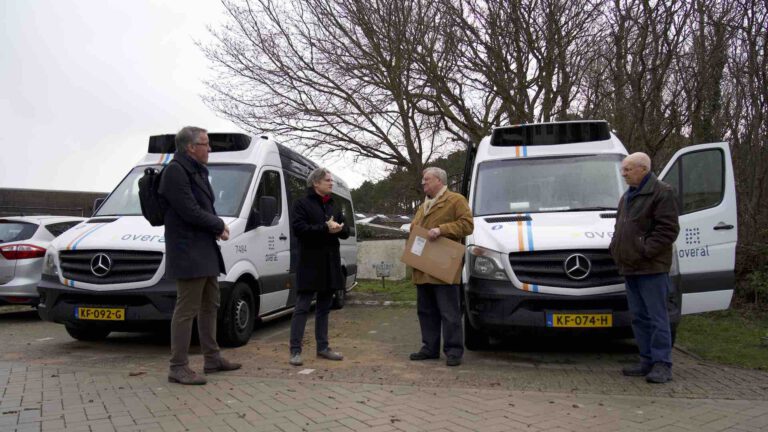Acht van elf buurtbusverenigingen in provincie rijden weer, maar lijn 407 pas vanaf 3 mei
