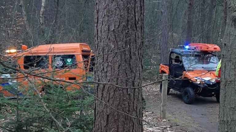 Vrouw breekt vermoedelijk sleutelbeen bij val op mountainbikeparcours Schoorl