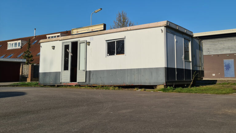 Eigenaar moet vervallen Smikkelparadijs in Stompetoren verwijderen