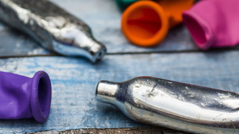 CDA Alkmaar wil lokaal verbod op verkoop lachgas: “Niet langer wachten op Den Haag”