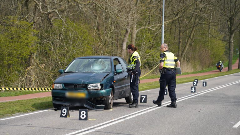 Twee gewonden bij aanrijding tussen auto en scooter op Heilooër Zeeweg bij Egmond