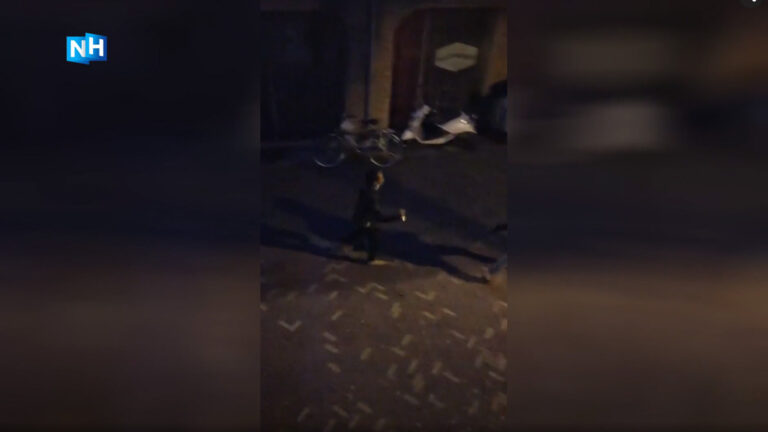 Filmpje duikt op van in het rond stekende man bij de Paardenmarkt