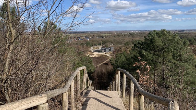 Inzamelingsactie voor hoge trap bij Buitencentrum Schoorlse Duinen een groot succes