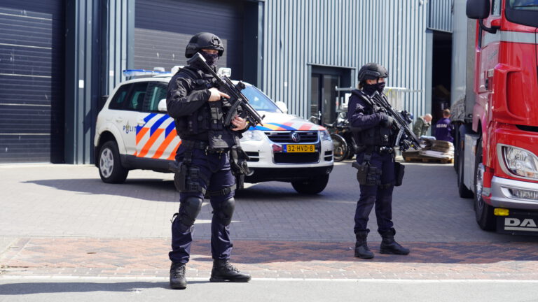 Honderden kilo’s coke en heroïne was de drugsvondst in loods bedrijventerrein Oudorp