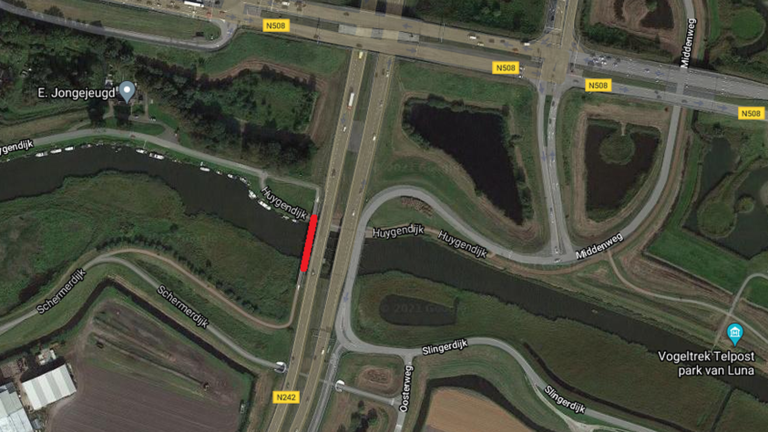 Huygenvaartfietsbrug naast N242 na inspectie per direct gesloten