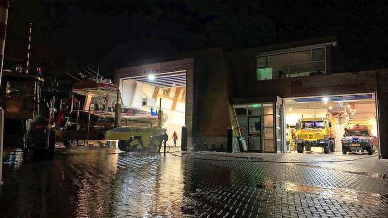 Inzet van KNRM en reddingsbrigade blijkt niet nodig voor kitesurfer en zwemmer