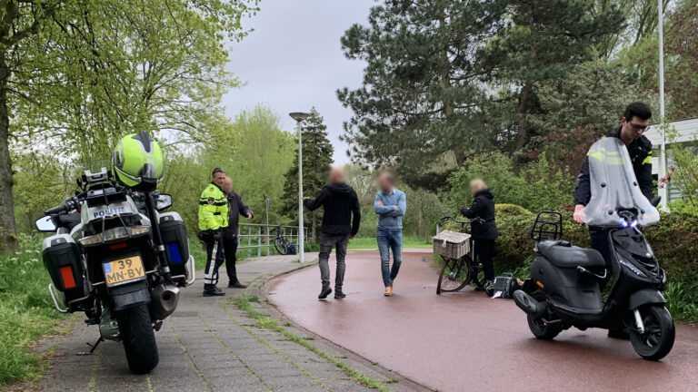 Frontale aanrijding op Heukelspad in Alkmaar