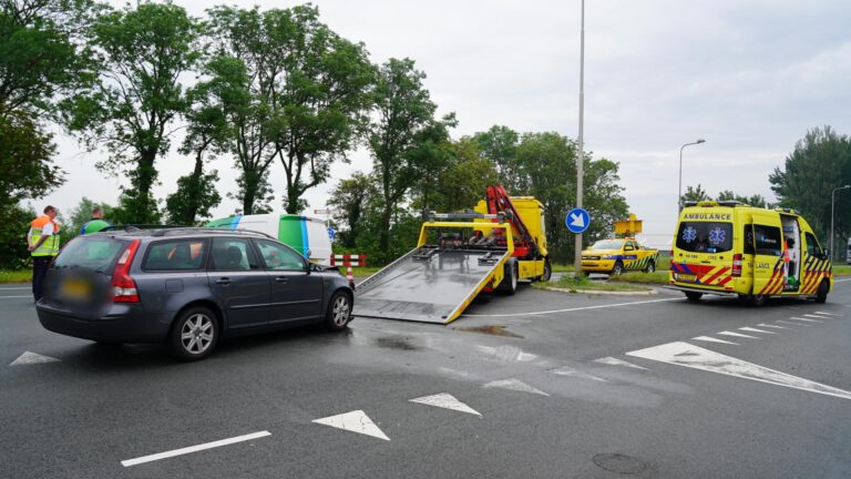 Kinderen komen met de schrik vrij bij ongeval op kruising Noordervaart-Zuidervaart