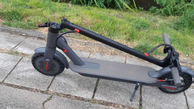 Politie Alkmaar-Duinstreek let komende weken extra op (verboden) elektrische steps