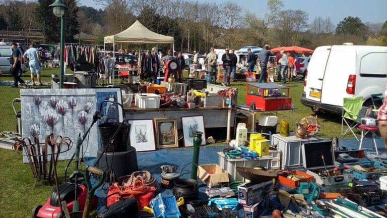 Komende vrijdagen weer een kofferbakmarkt in Schoorl 🗓