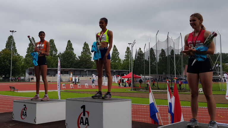 Goud voor atleten Lana Broers en Manon Hoedjes tijdens Nationale C Spelen