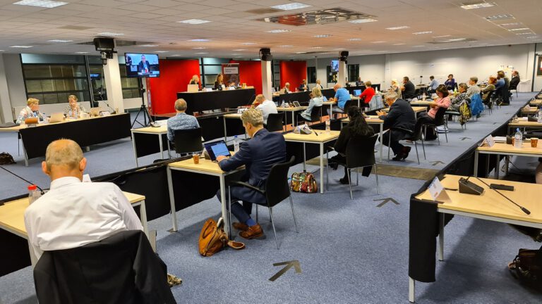 Partijen verrast en beschaamd over ‘coalitiepoppenkast’ rondom asielopvang