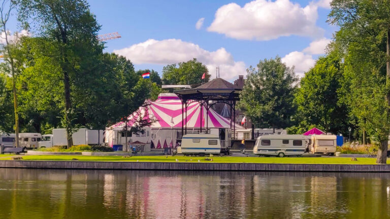 Magic Circus met show ‘ØPFANG’ in Oudorp, Overdie en De Rijp 🗓