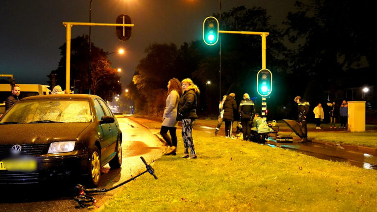 Meisje op step gewond bij aanrijding met auto op Westtangent
