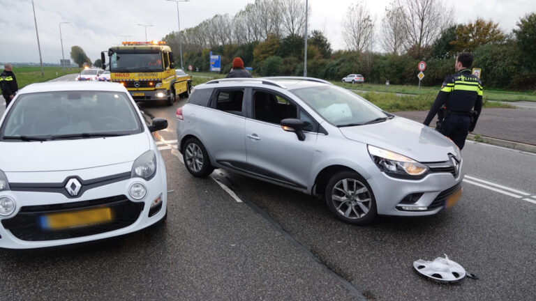 Geen gewonden bij aanrijding op Schagerweg