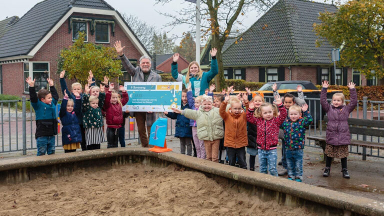 Safety-safe spaarpaal aan Bovenweg levert 3.785 euro op voor basisschool Het Baken