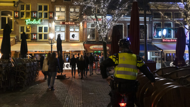 Alkmaarse burgemeester Schouten heeft begrip voor horeca: “Water staat ze ‘over’ de lippen”