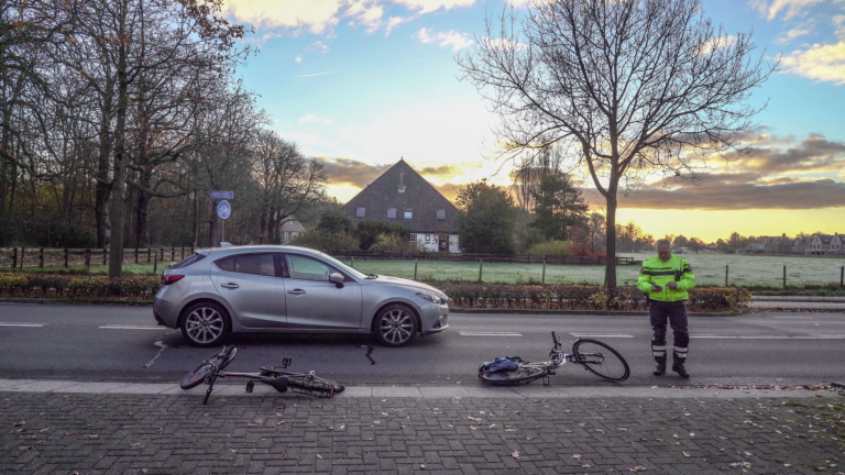 Jong fietsertje gewond na aanrijding op Kennemerstraatweg in Heiloo