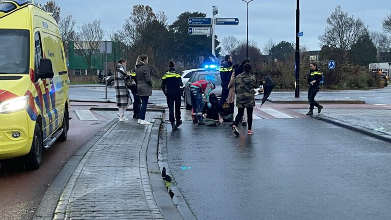 Meisje op fiets aangereden door auto op Westtangent