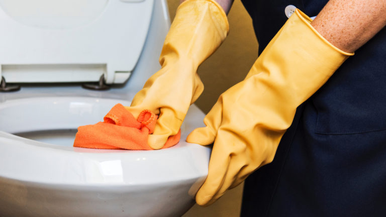 Gemeente Alkmaar verlengt contracten met huidige aanbieders ‘Hulp bij het huishouden’