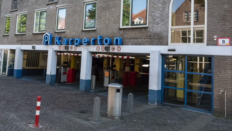 Alkmaars college overweegt sluiting garage Karperton voor niet-parkeerders