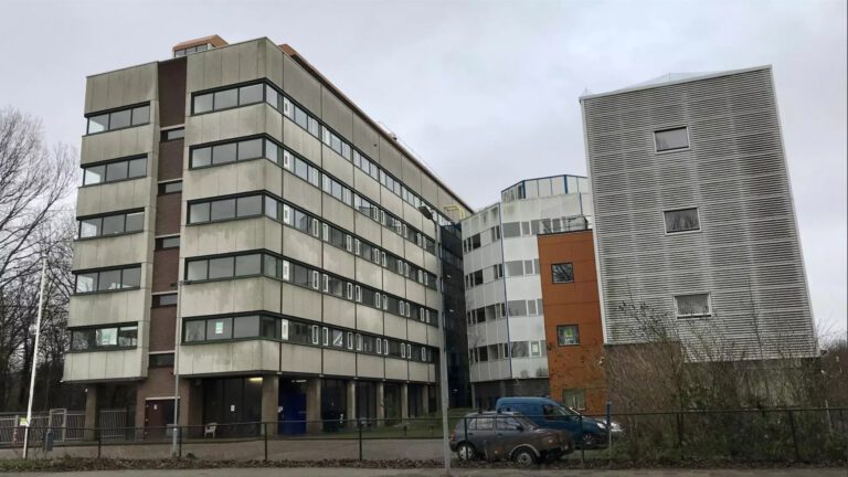 Rijk verplicht Alkmaar niet tot extra opvang asielzoekers aan Robonsbosweg. Of toch wel?