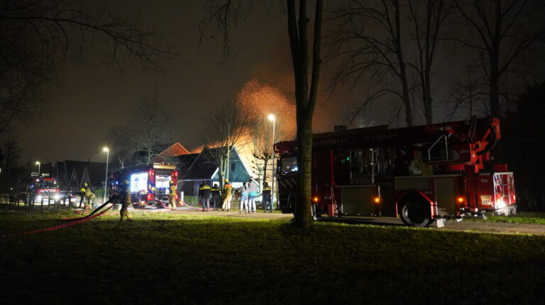 Schuurbrand achter woning aan Omval Alkmaar snel geblust